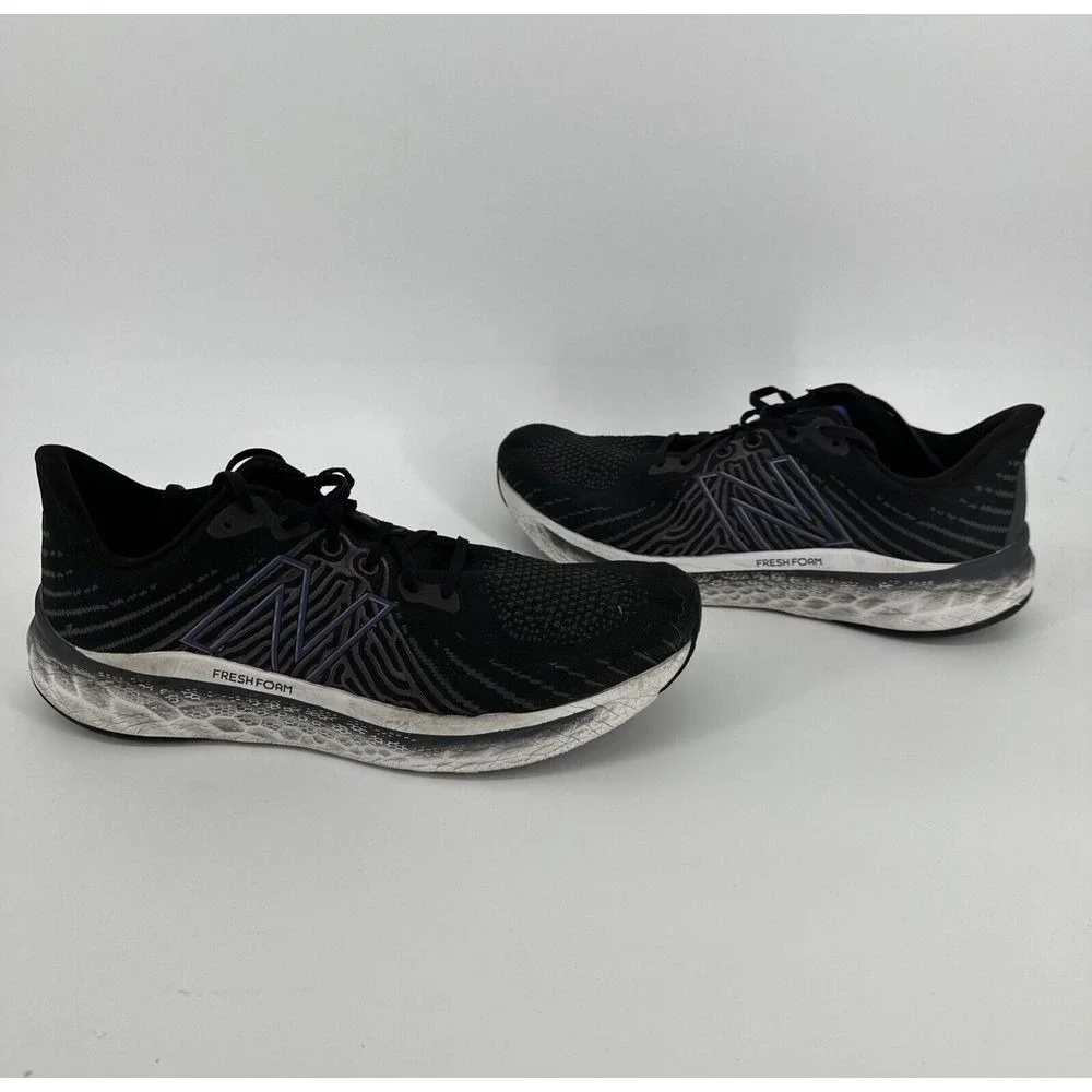 New Balance Fresh Foam Vongo Black and Purple Size 15 US / 14.5 UK